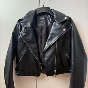 Zara Women's Sleek Black Biker Jacket